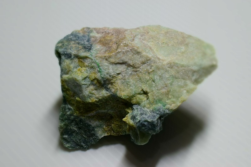 糸魚川産　翡翠原石