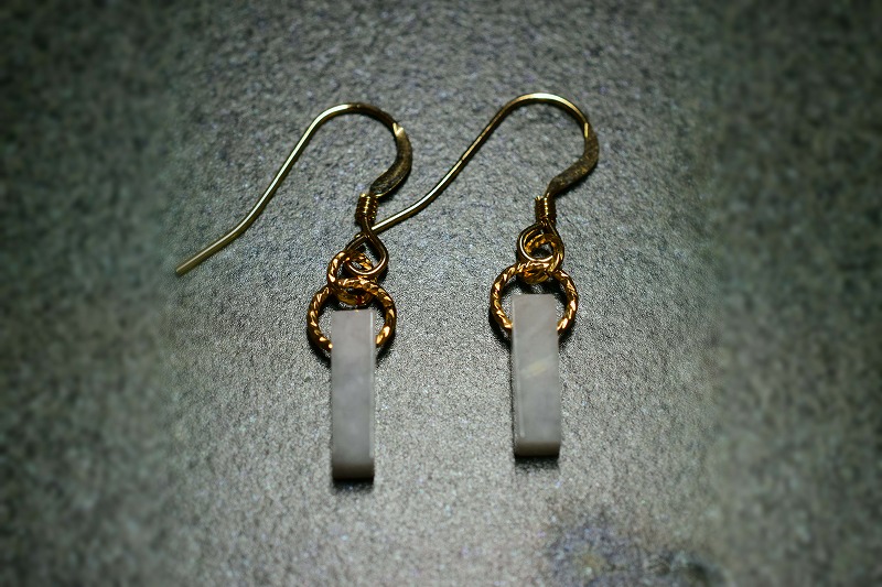 ピアス