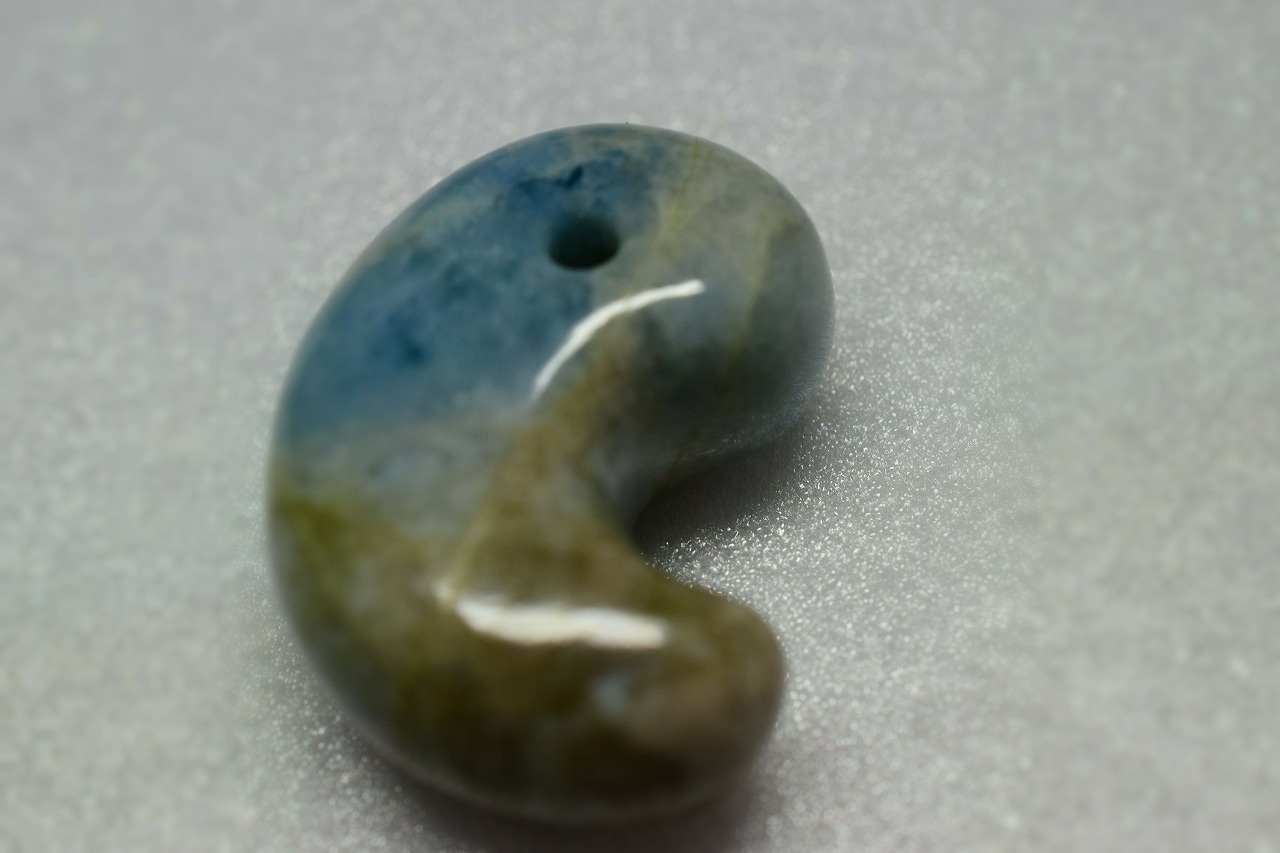 糸魚川産　勾玉 31mm