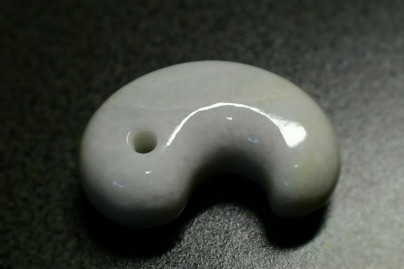 糸魚川産翡翠　勾玉　39mm