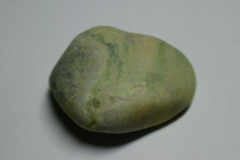 糸魚川産　翡翠原石