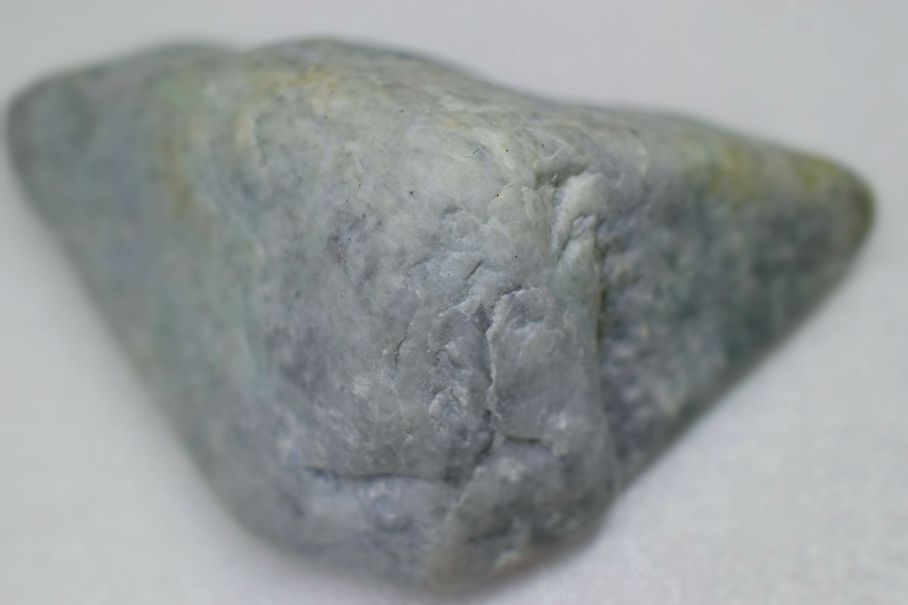 糸魚川産　ラベンダー　原石
