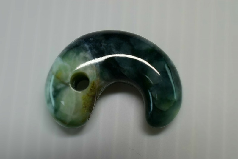 糸魚川産翡翠　勾玉　32mm