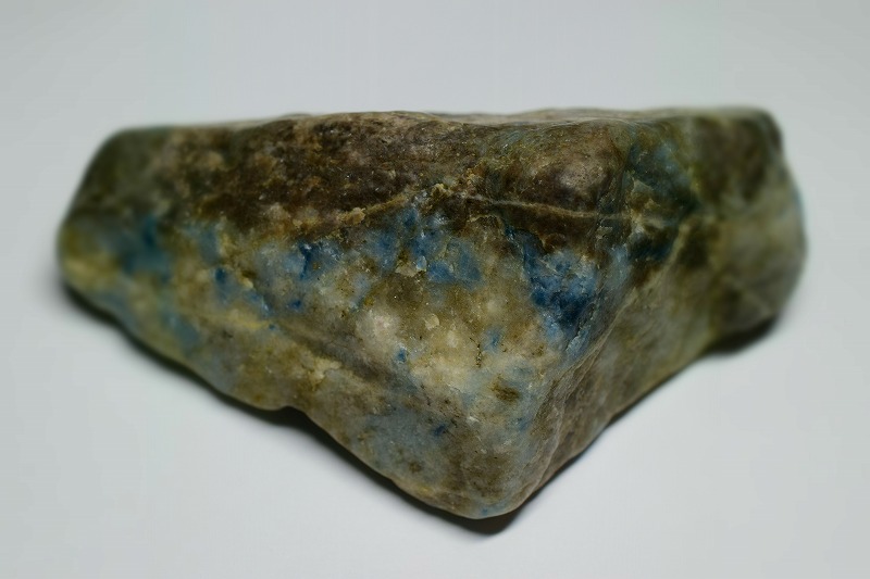 糸魚川産　翡翠原石　青