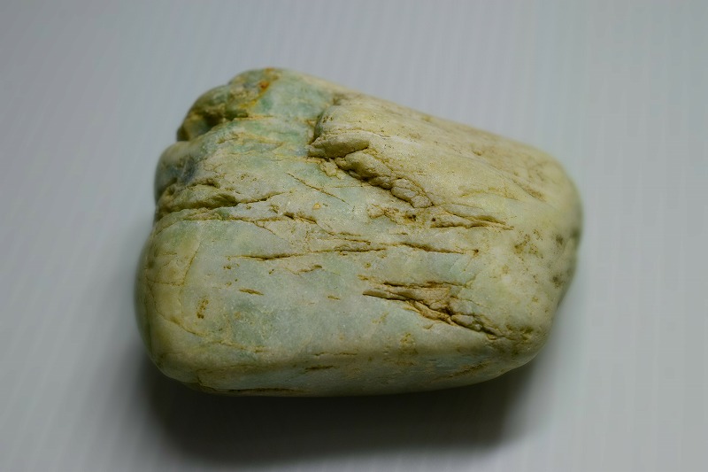 糸魚川産　翡翠原石