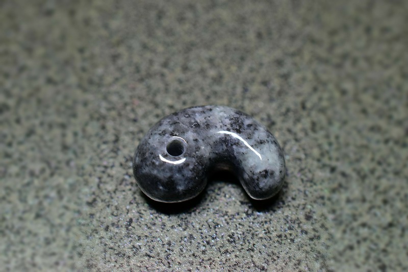 糸魚川産翡翠　勾玉　21mm