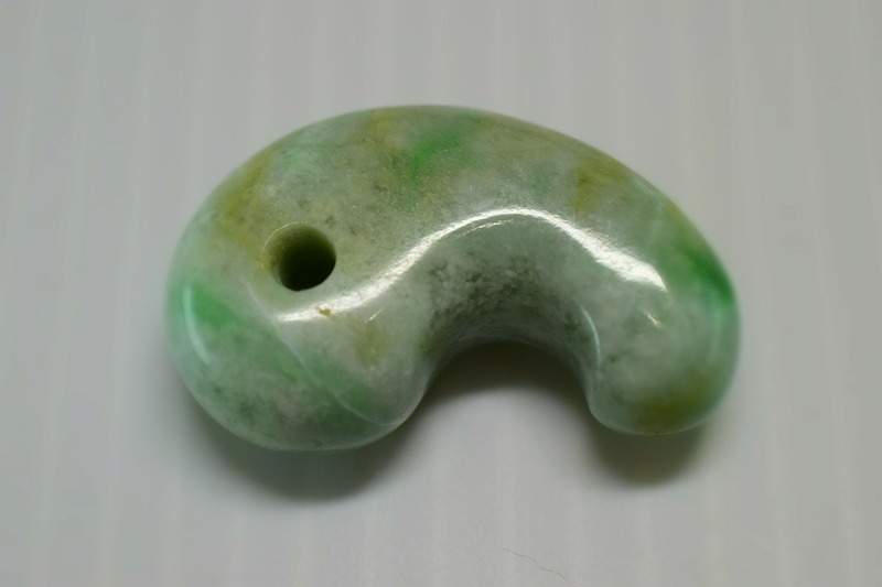 糸魚川産翡翠　勾玉　31mm