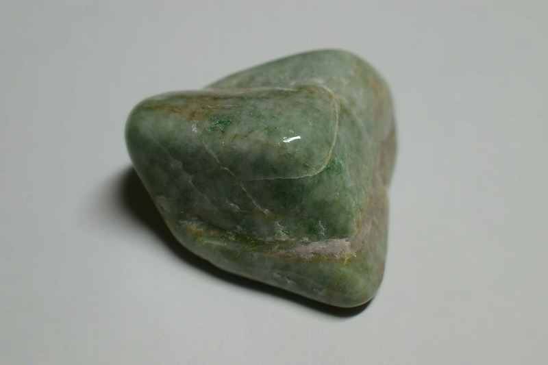糸魚川産　翡翠原石