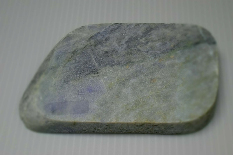 糸魚川産　翡翠原石　板