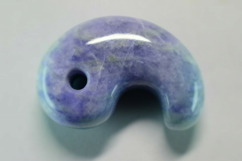 糸魚川産翡翠　勾玉　32mm