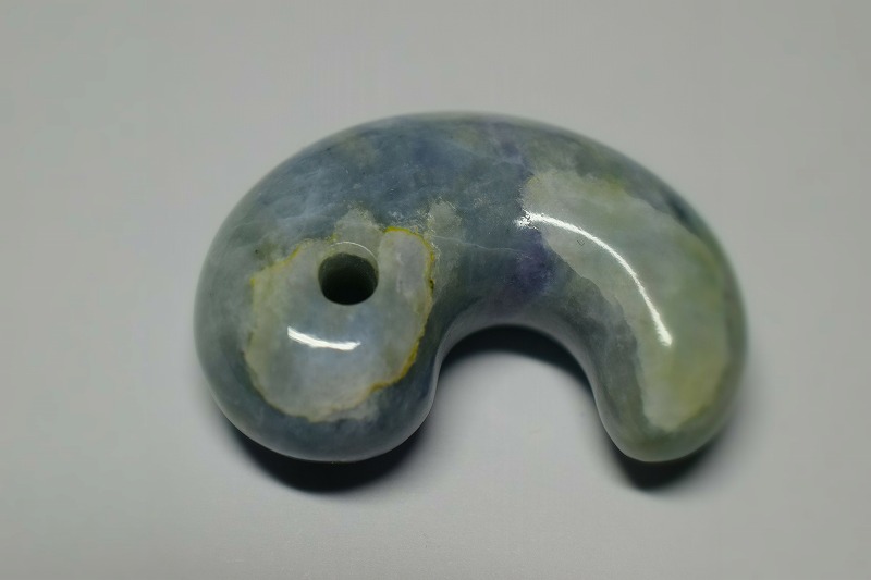 糸魚川産翡翠　勾玉　32mm