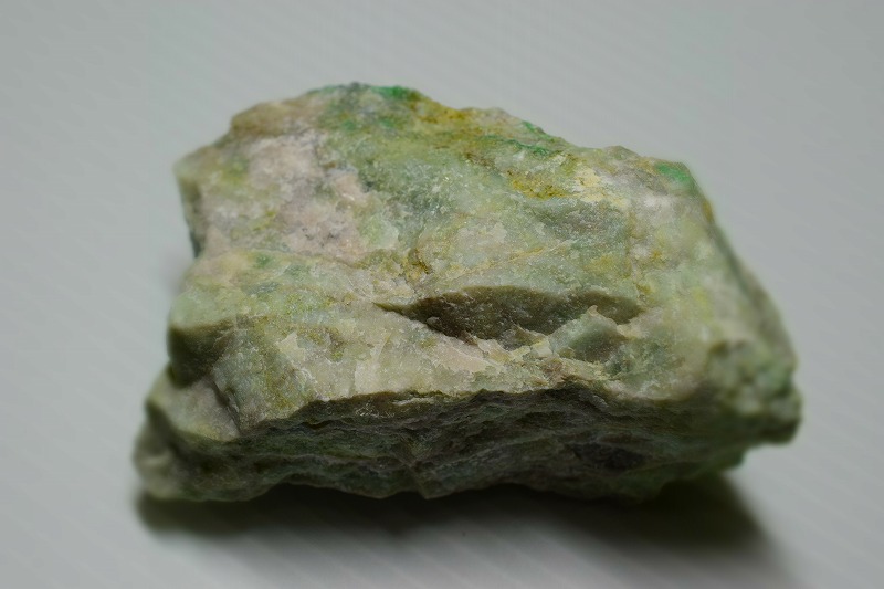 糸魚川産　翡翠原石