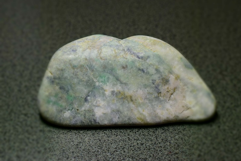糸魚川産　翡翠原石
