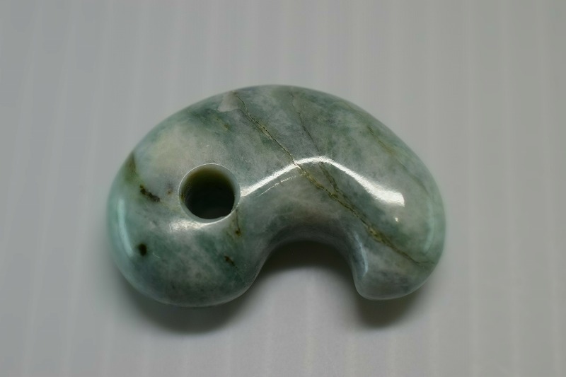 糸魚川産翡翠　勾玉　31mm
