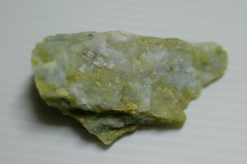 糸魚川産　翡翠原石