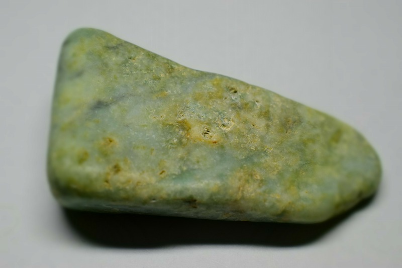 糸魚川産　翡翠原石