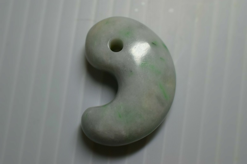 糸魚川産翡翠　勾玉　31mm