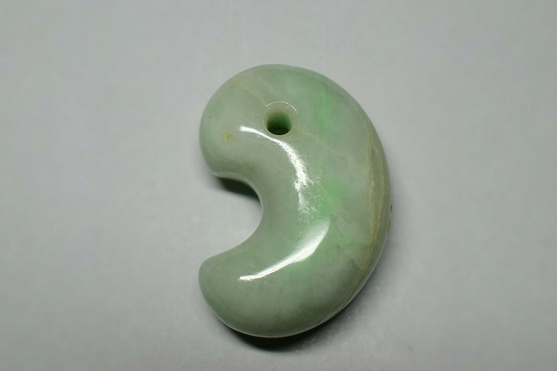 糸魚川産　勾玉　39mm