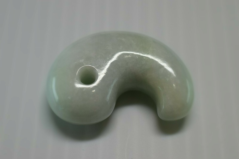 糸魚川産翡翠　勾玉　32mm