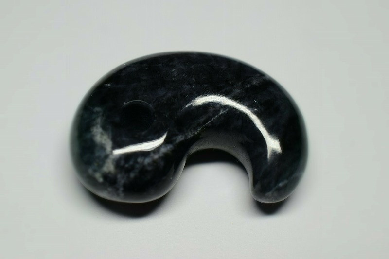糸魚川産翡翠　勾玉　31mm