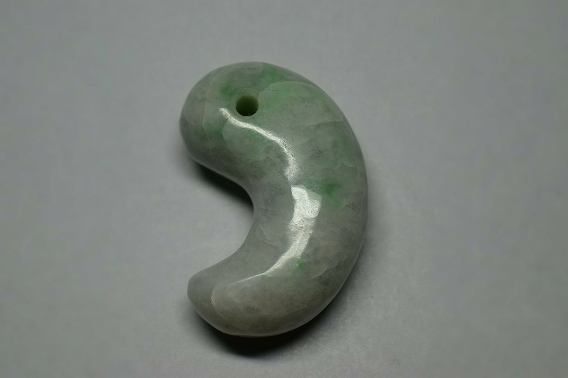 糸魚川産翡翠　勾玉　41mm