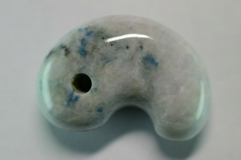 糸魚川産翡翠　勾玉　30mm