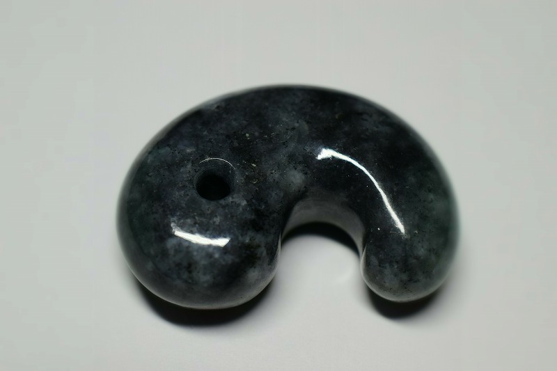 糸魚川産翡翠　勾玉　34mm