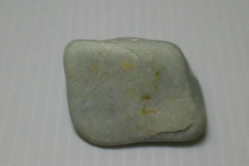 糸魚川産　翡翠原石