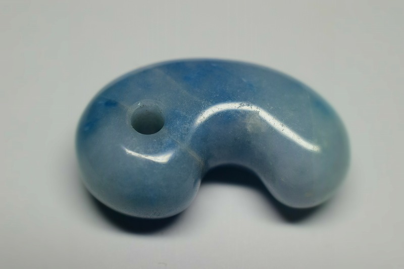 糸魚川産翡翠　勾玉　26mm
