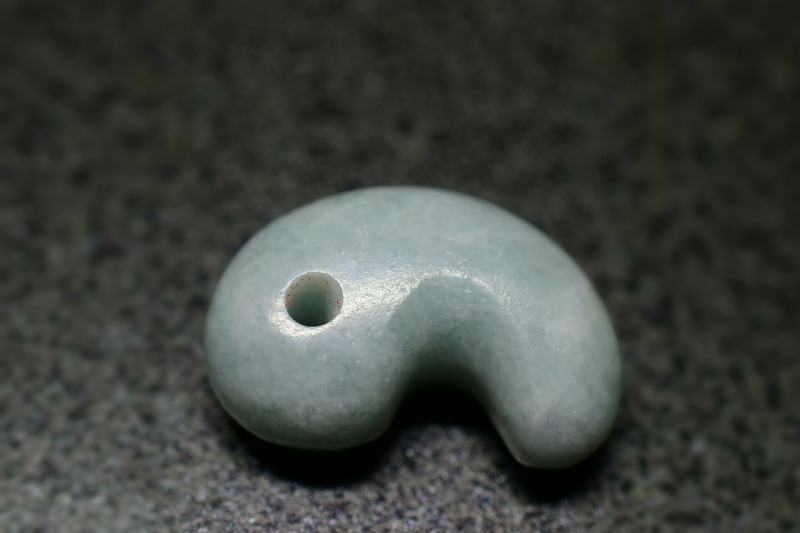 糸魚川産翡翠　勾玉　21mm