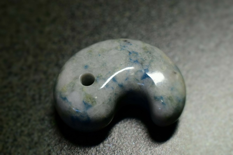 糸魚川産翡翠　勾玉　32mm