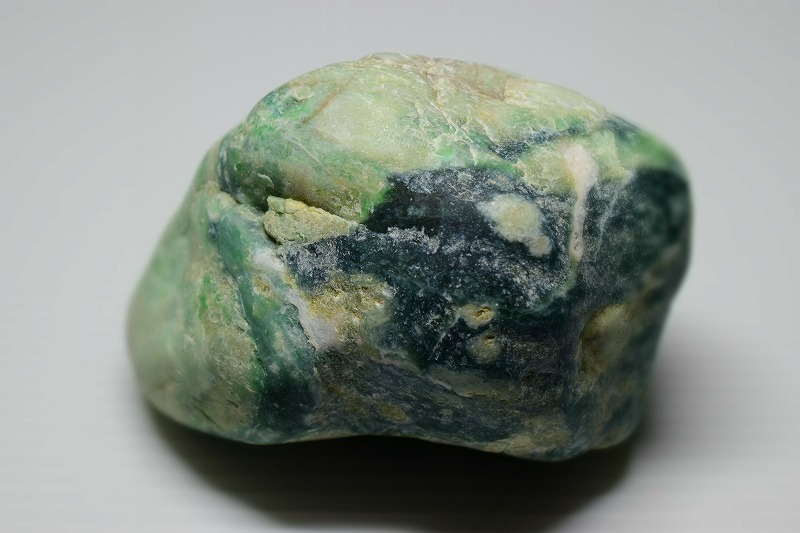 糸魚川産　翡翠原石