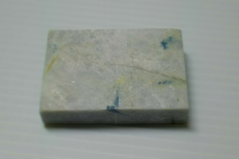 糸魚川産　翡翠原石　板