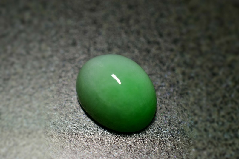 糸魚川産　本翡翠　ルース