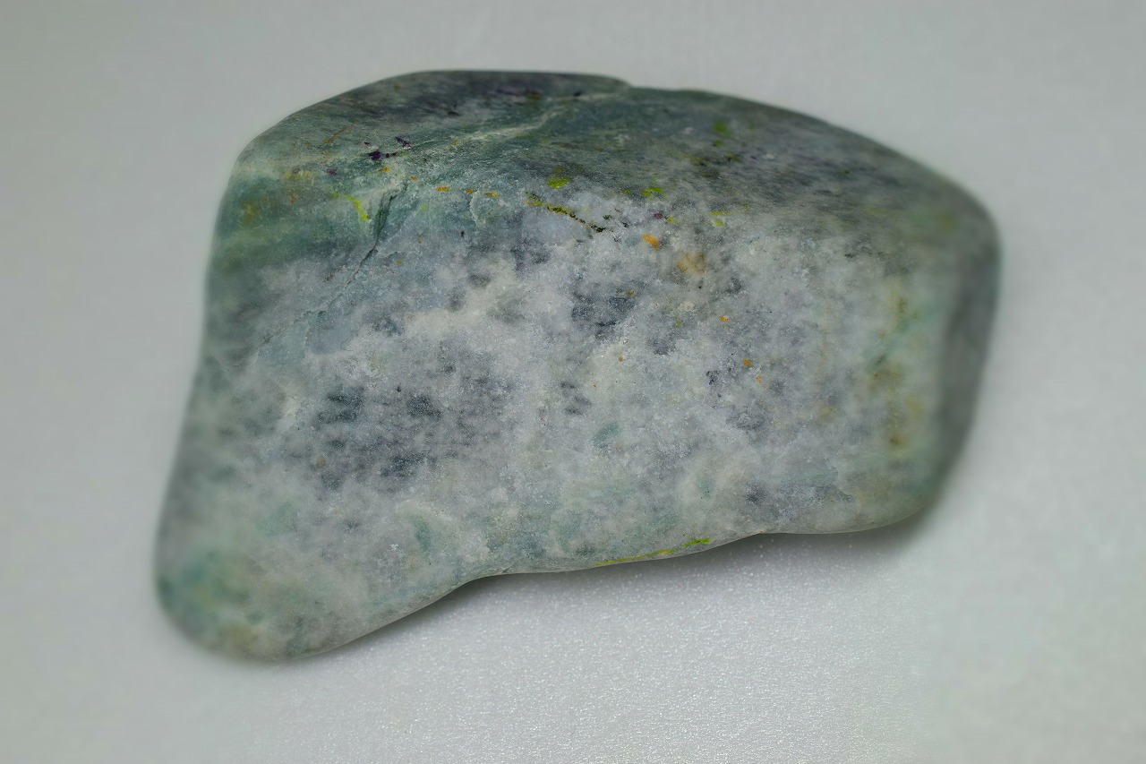 糸魚川産　翡翠原石　