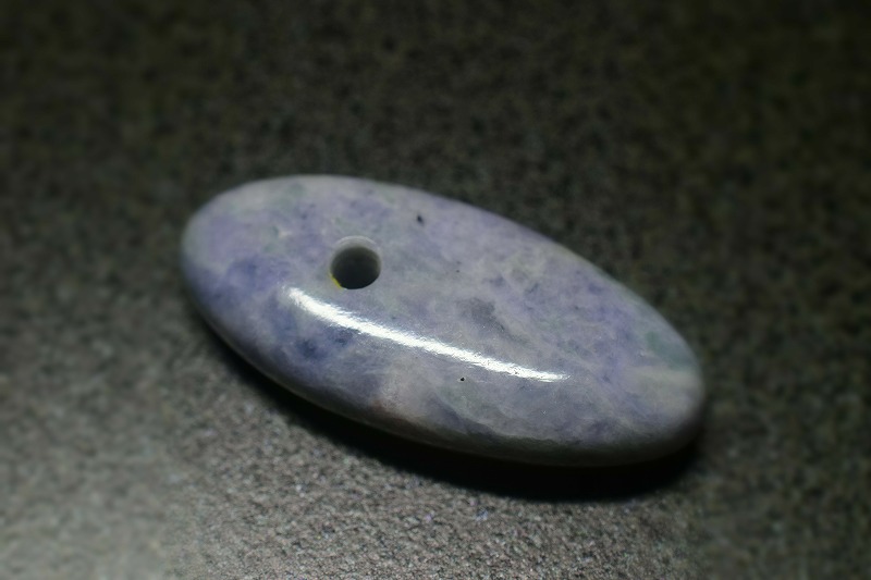 糸魚川産翡翠　大珠　38mm