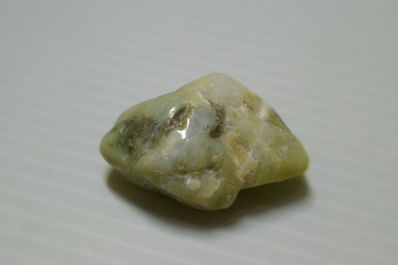 糸魚川産　翡翠原石