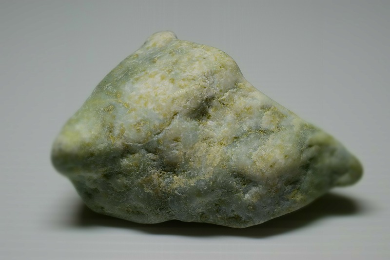 糸魚川産　翡翠原石