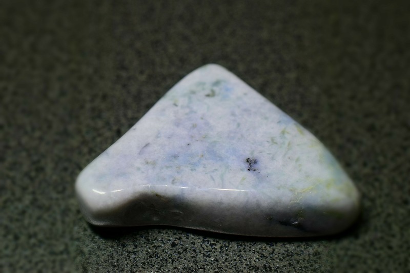 糸魚川産　翡翠原石　