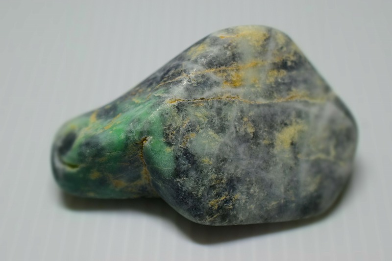 糸魚川産　翡翠原石