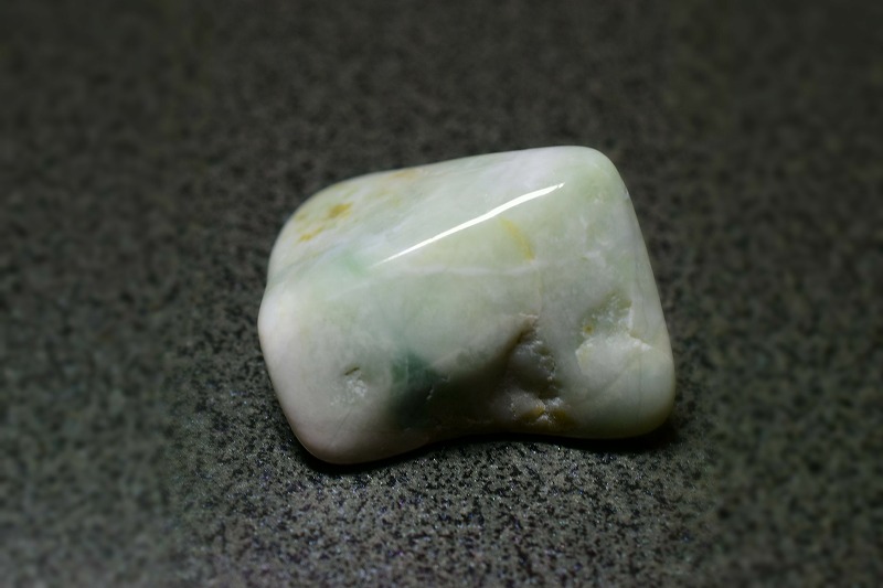 糸魚川産　翡翠原石