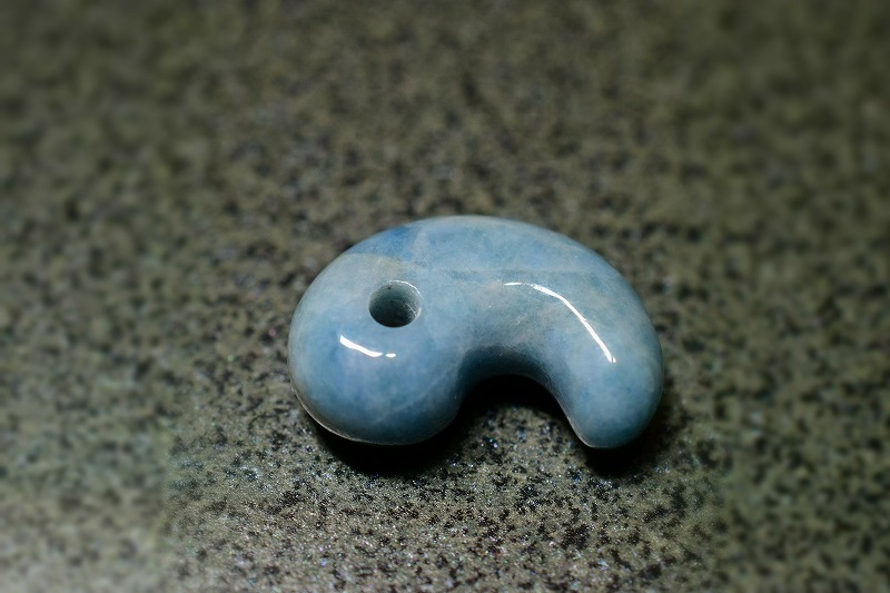 糸魚川産翡翠　勾玉　19mm