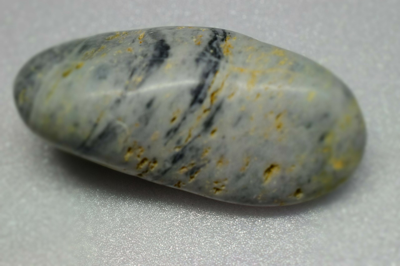 糸魚川産　翡翠原石　