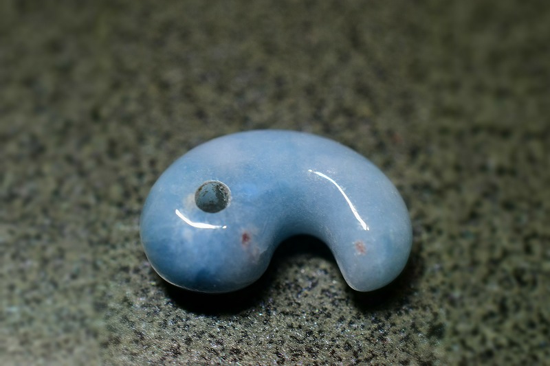 糸魚川産翡翠　勾玉　21mm