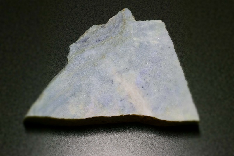 糸魚川産　翡翠原石　板