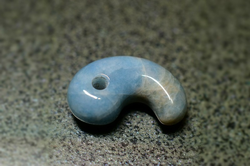 糸魚川産翡翠　勾玉　19mm