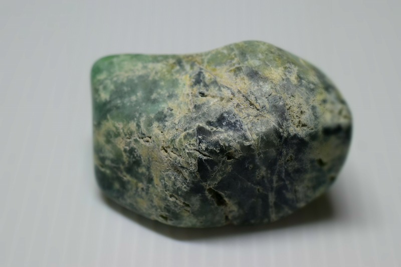 糸魚川産　翡翠原石