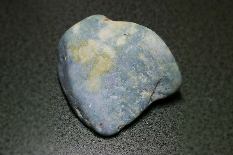 糸魚川産　翡翠原石