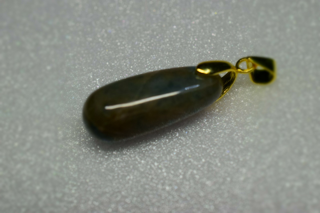 糸魚川産　ペンダントトップ