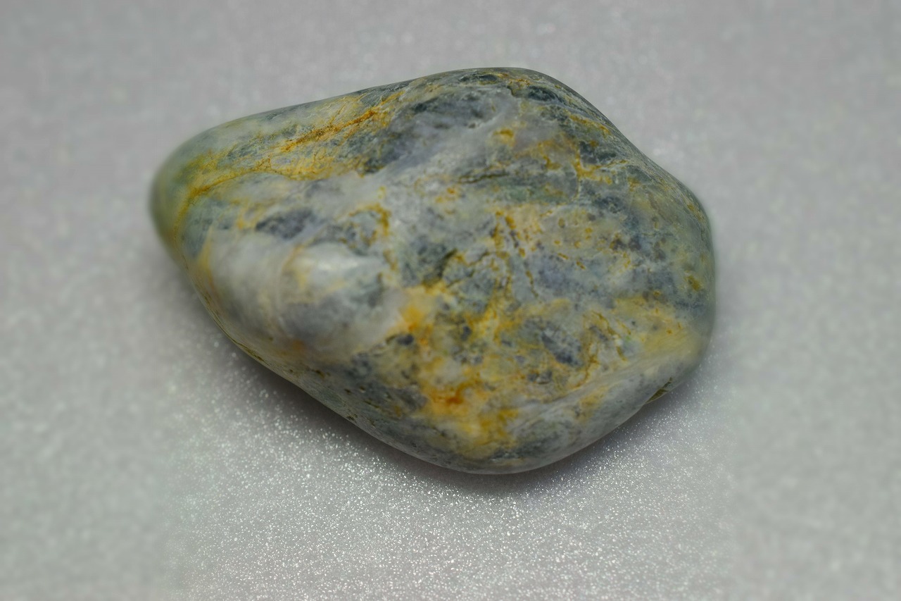 糸魚川産　翡翠原石　